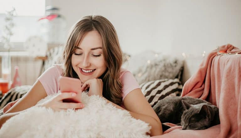 如何向女生表达喜欢而不显得尴尬