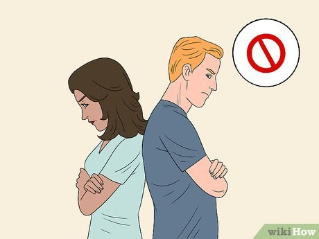 Step 4 Don’t play fight if you or your girlfriend are angry.